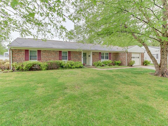 5th image of 320 W Palmyra Dr