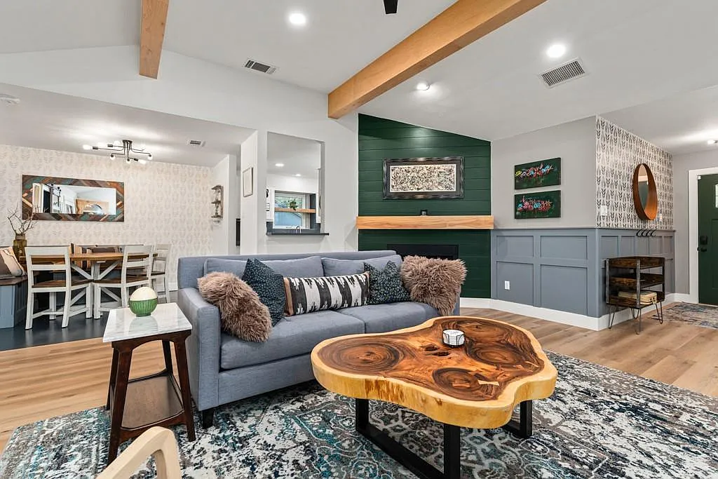 4 bed, 2.0 bath, 1879 sqft, $2,499 — Photo 1