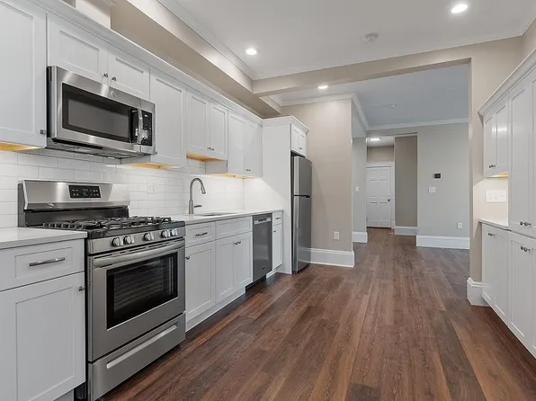 159 Salem St #1L, Malden, MA 02148