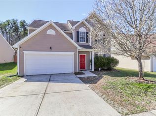 6833 Goldenwillow Dr, Charlotte, NC 28215