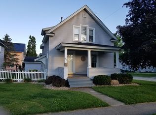 612 New St, Manchester, IA 52057