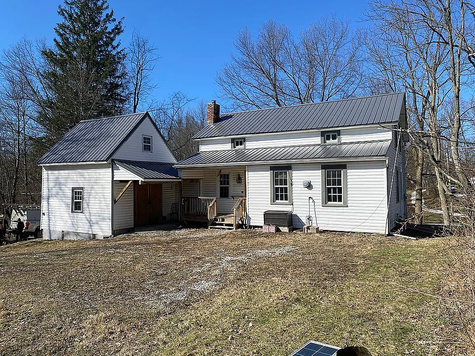 2818 Hayne Rd — exterior photo