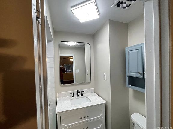 2nd image of 1038 Schmidt Ln