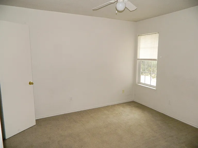 308 Creek St #C — Photo 13