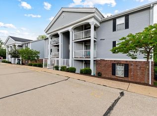 1210 Creve Coeur Crossing Ln APT K, Chesterfield, MO 63017