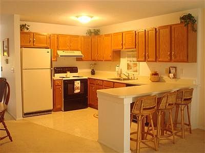 3rd image of 48 Roundhouse Road #48