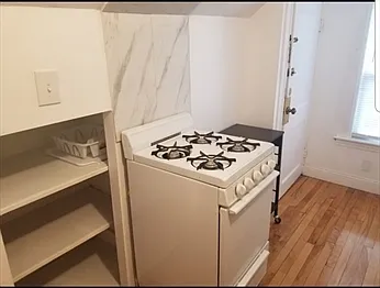 1060 Pleasant St #3 — Photo 10