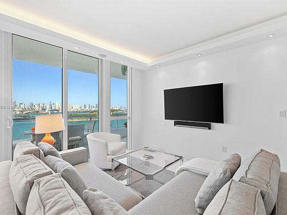5th image of 520 West Ave APT 2002
