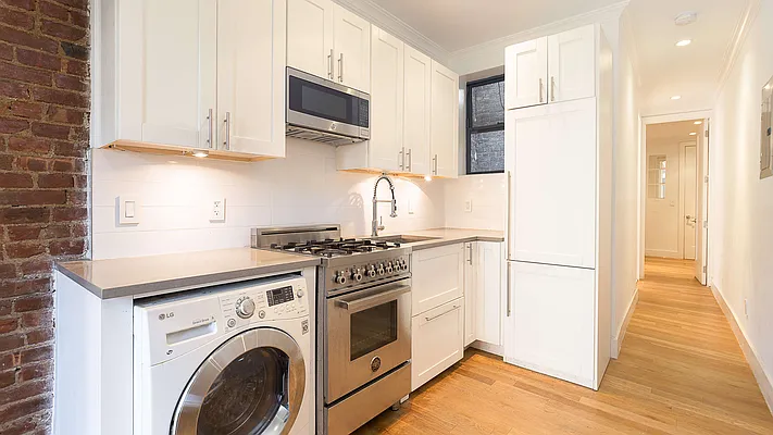 Rented by Nooklyn NYC LLC | media 17