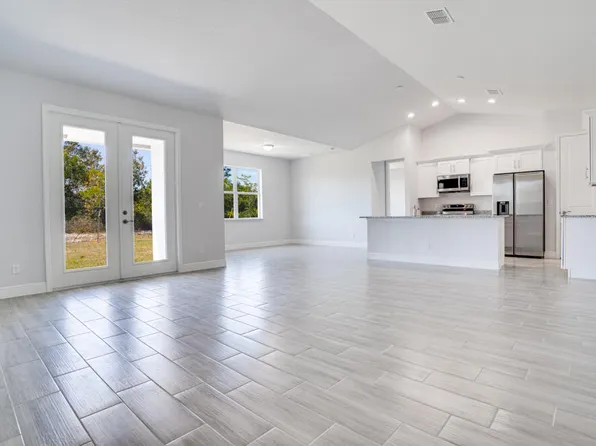 1158 SW Curtis Street, Port St Lucie, FL 34983