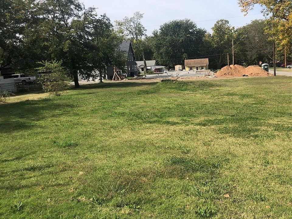 1st image of 624 N Cedar Ave