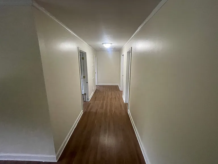 1008 Crest Dr — Photo 12