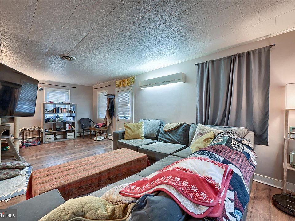 30 E Main St, Mountville, PA 17554 Zillow