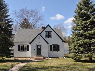 142 18th Ave N, Hopkins, MN 55343