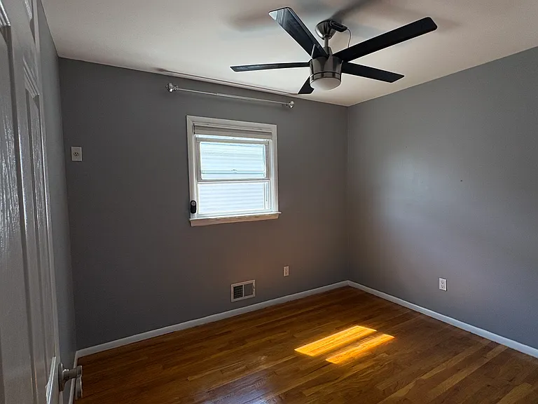 327 Chesterton Ave — Photo 12