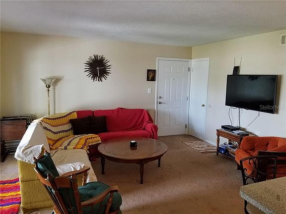 5th image of 102 Pompano Dr SE APT A