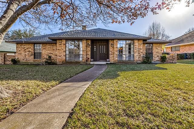 1st image of 230 Meadowlark Ln