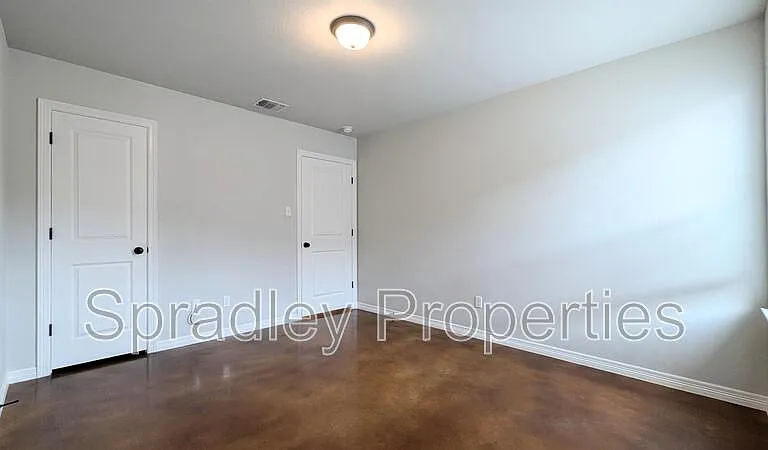205B Sparrow Cv — Photo 8