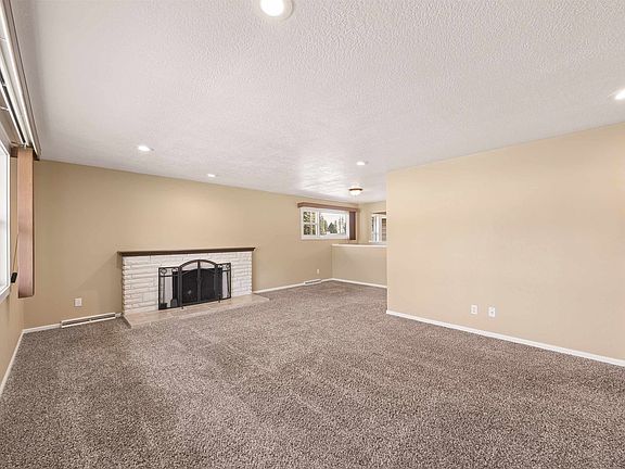 5th image of 3407 W Lyons Ave
