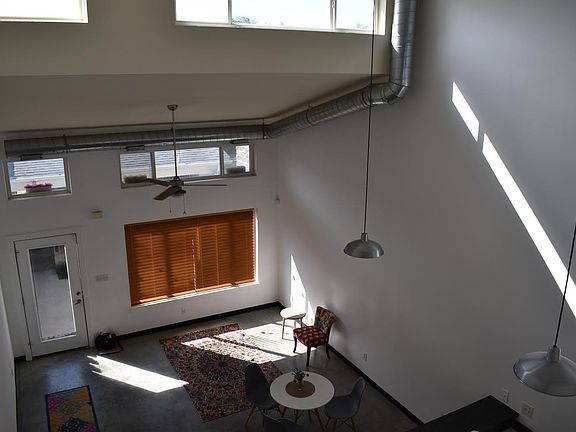 3rd image of 933 McClanahan Ln