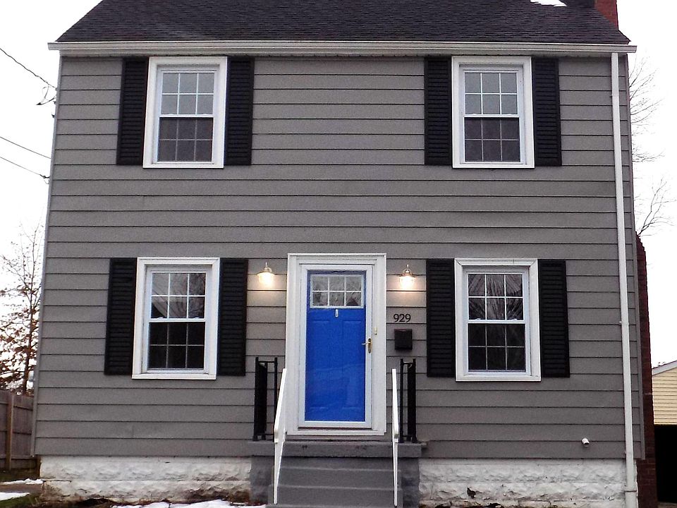 1st image of 929 Woodford Ave