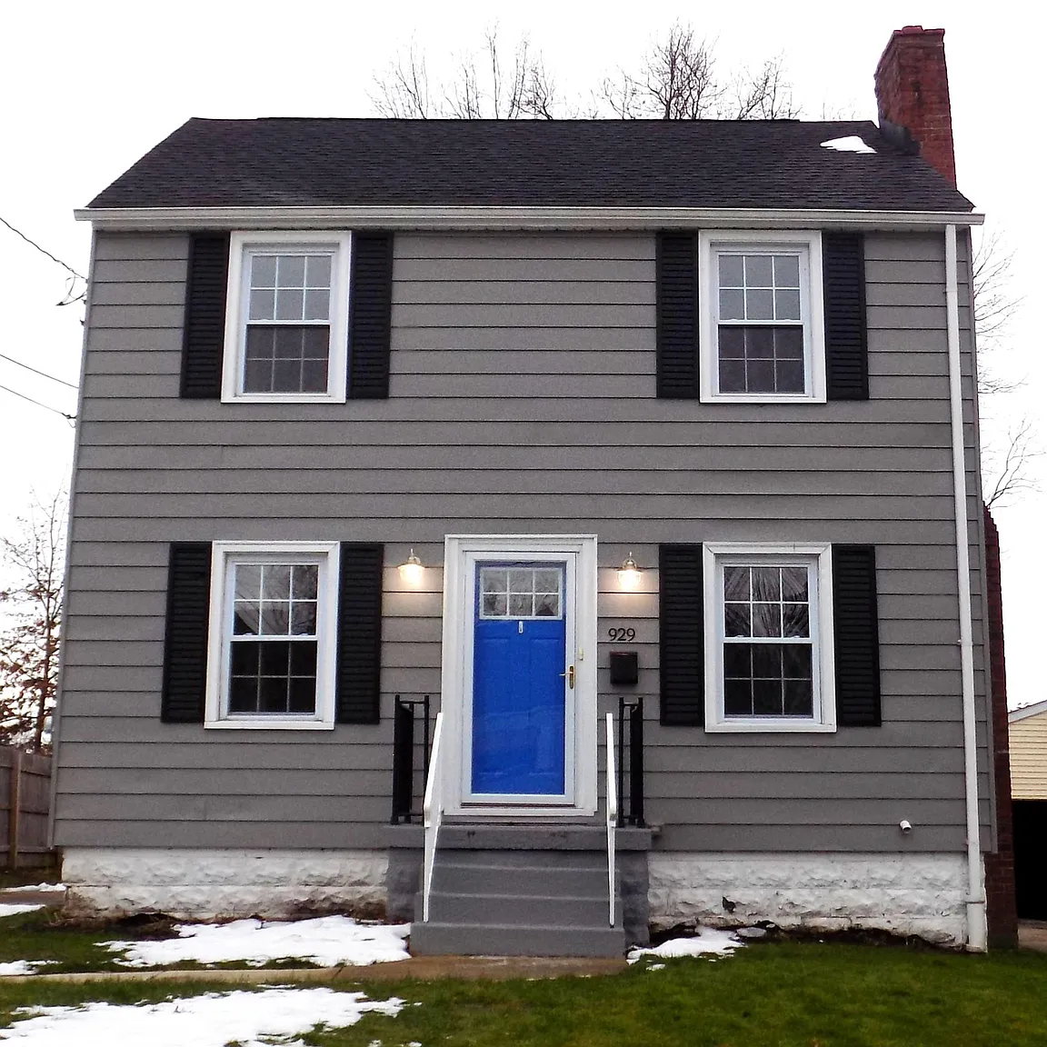 929 Woodford Ave photo 1