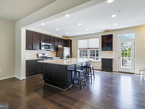 4th image of 219 Buckeye Cir