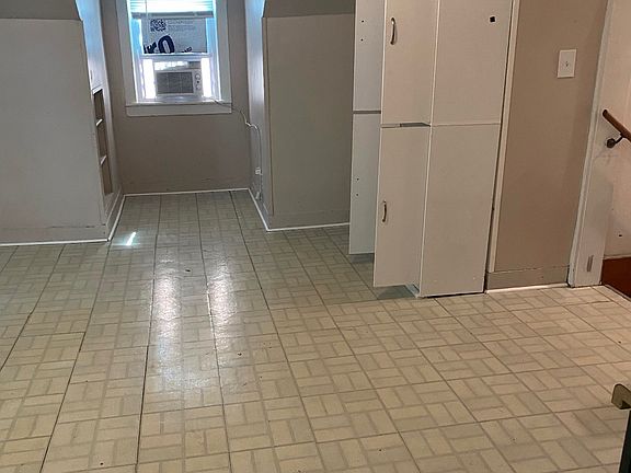 2nd image of 512 Broad St #2