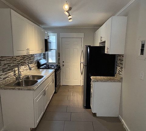 2nd image of 44 Nob Hill Cir Unit C