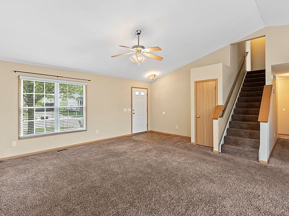 5th image of 1160 Valley Dr