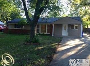 2471 Walce Dr, West Bloomfield, MI 48324
