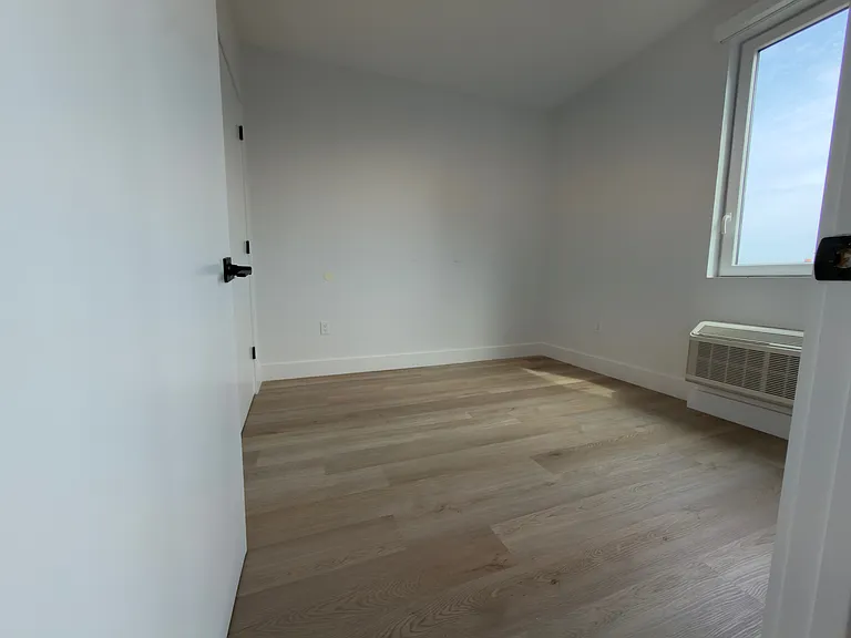 36 Madison St #416 — Photo 3
