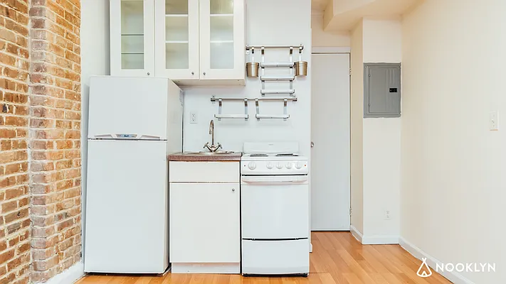 Rented by Nooklyn NYC LLC | media 39