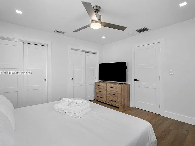 6991 NE 7th Ave #0 — Photo 10