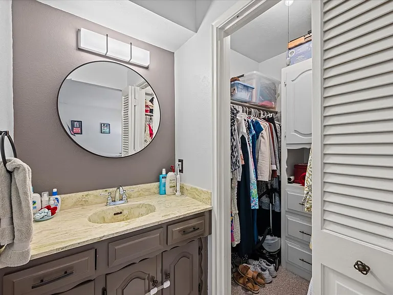 7610 Meadow Oaks Dr #7610 — Photo 12