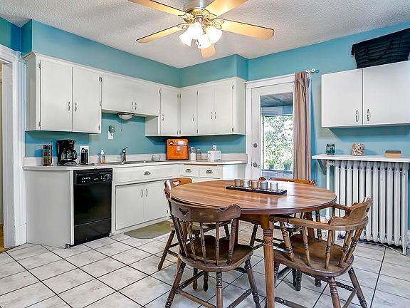 4th image of 564 Winslow Ave #2