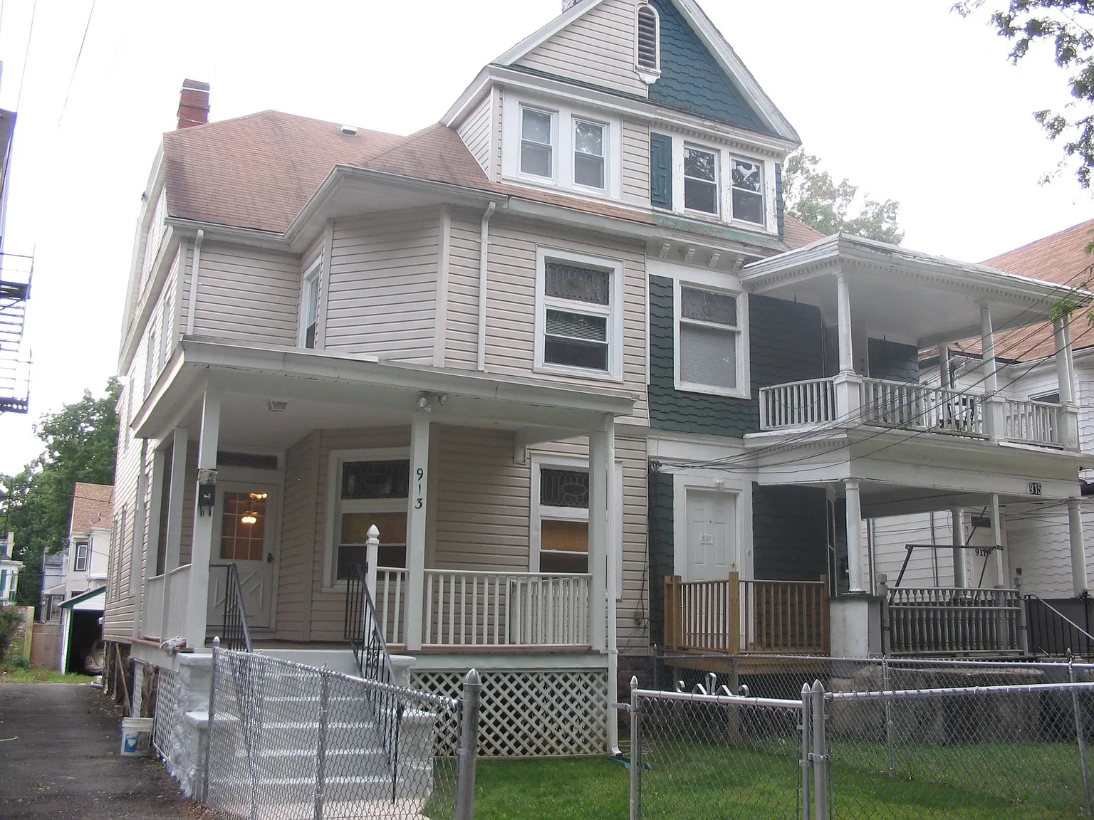 913 Edgewood Ave photo 1