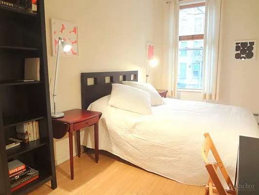 Rented by Anchor Associates | media 35