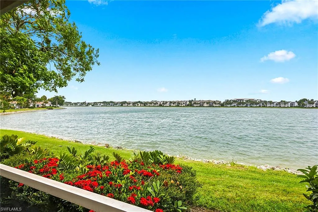 2 bed, 2.0 bath, 1429 sqft, $5,750 — Photo 4