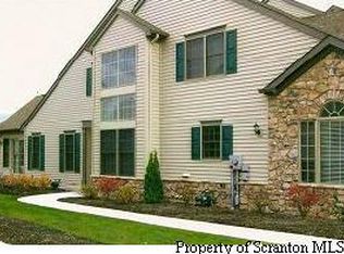 82 Hedge Row Run, Clarks Summit, PA 18411