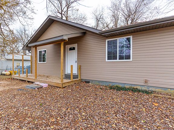2nd image of 1050 8th Street