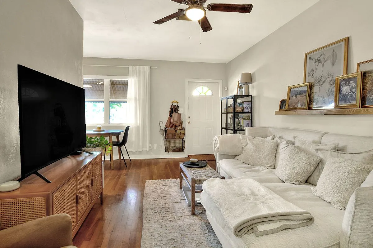 2 bed, 1.0 bath, 800 sqft, $1,795 — Photo 4