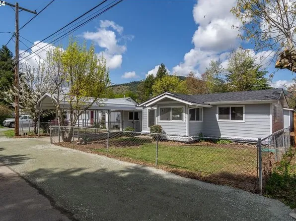 857 NE Bond St, Myrtle Creek, OR 97457