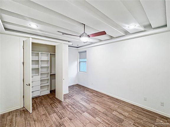 4th image of 5104 W Tamarack Ave