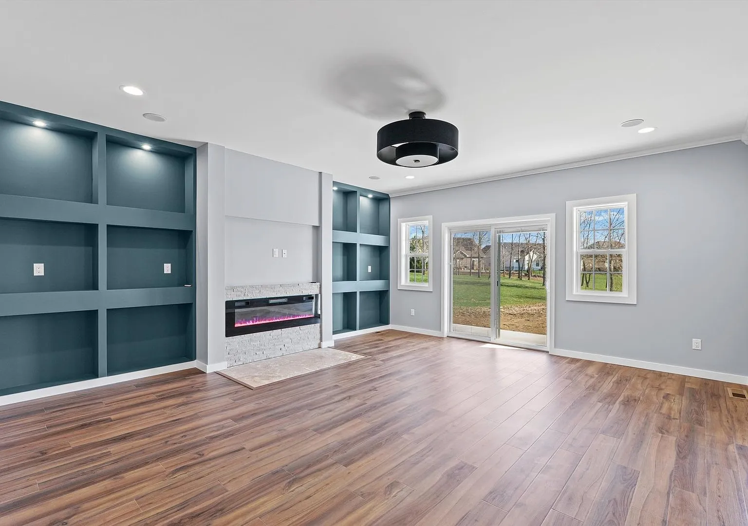 4 bed, 2.5 bath, 3045 sqft, $3,500 — Photo 3