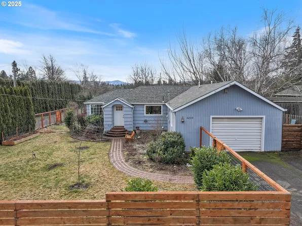 4235 Belmont Dr, Hood River, OR 97031