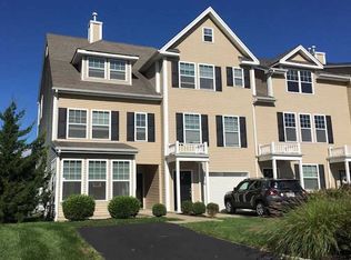 32 Erin Ct, Poughkeepsie, NY 12601