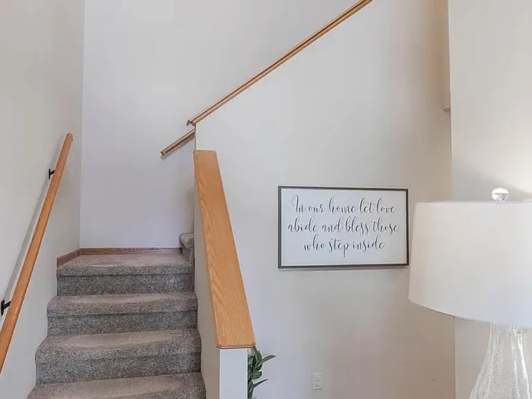 8767 Ridge Hollow Dr — Photo 3