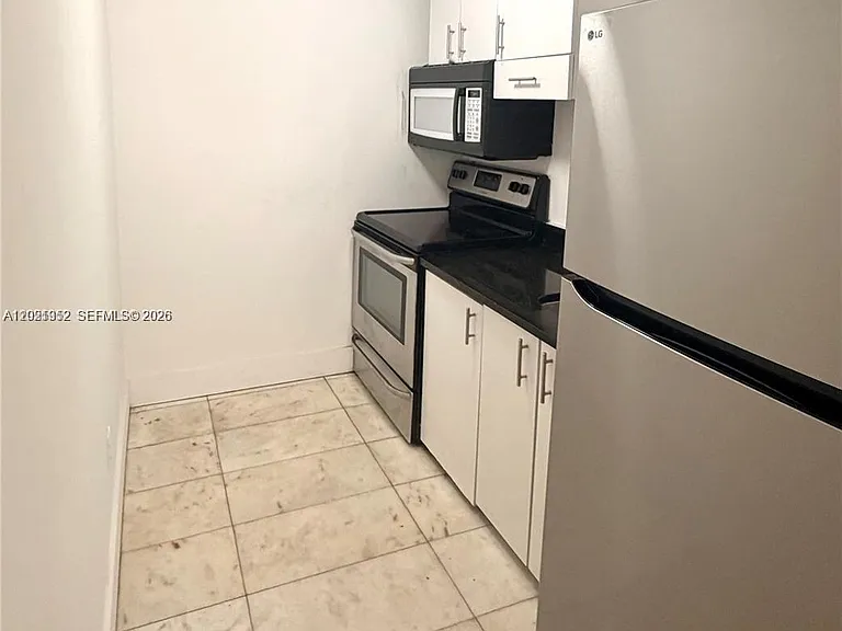 801 8th St #104 — Photo 3