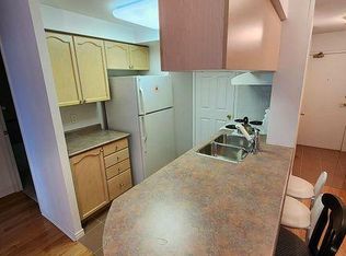 8 Hillcrest Ave #703, Toronto, ON M2N 6Y6
